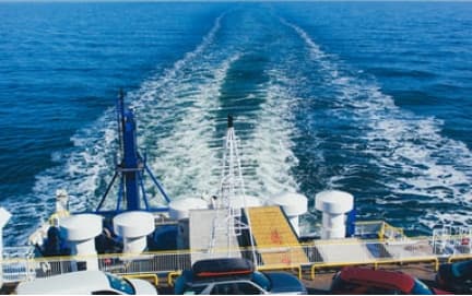 Vận chuyển quốc tế và nội địa